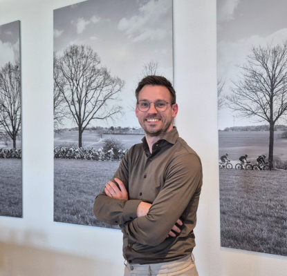 “Vanaf het begin kreeg ik hier kansen en het vertrouwen om stappen te zetten”: Tijs over groeien bij Lenssen Advies.