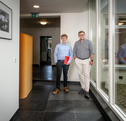 “Het gaat niet alleen om waar je werkt, maar vooral om hoe je samenwerkt en groeit” – Tim Brouwers over werken als fiscalist bij Lenssen Advies