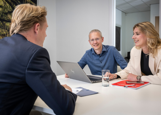 “Het vertrouwen dat klanten je geven, daar krijg ik energie van” – Job Dusch over wat zijn werk zo mooi maakt
